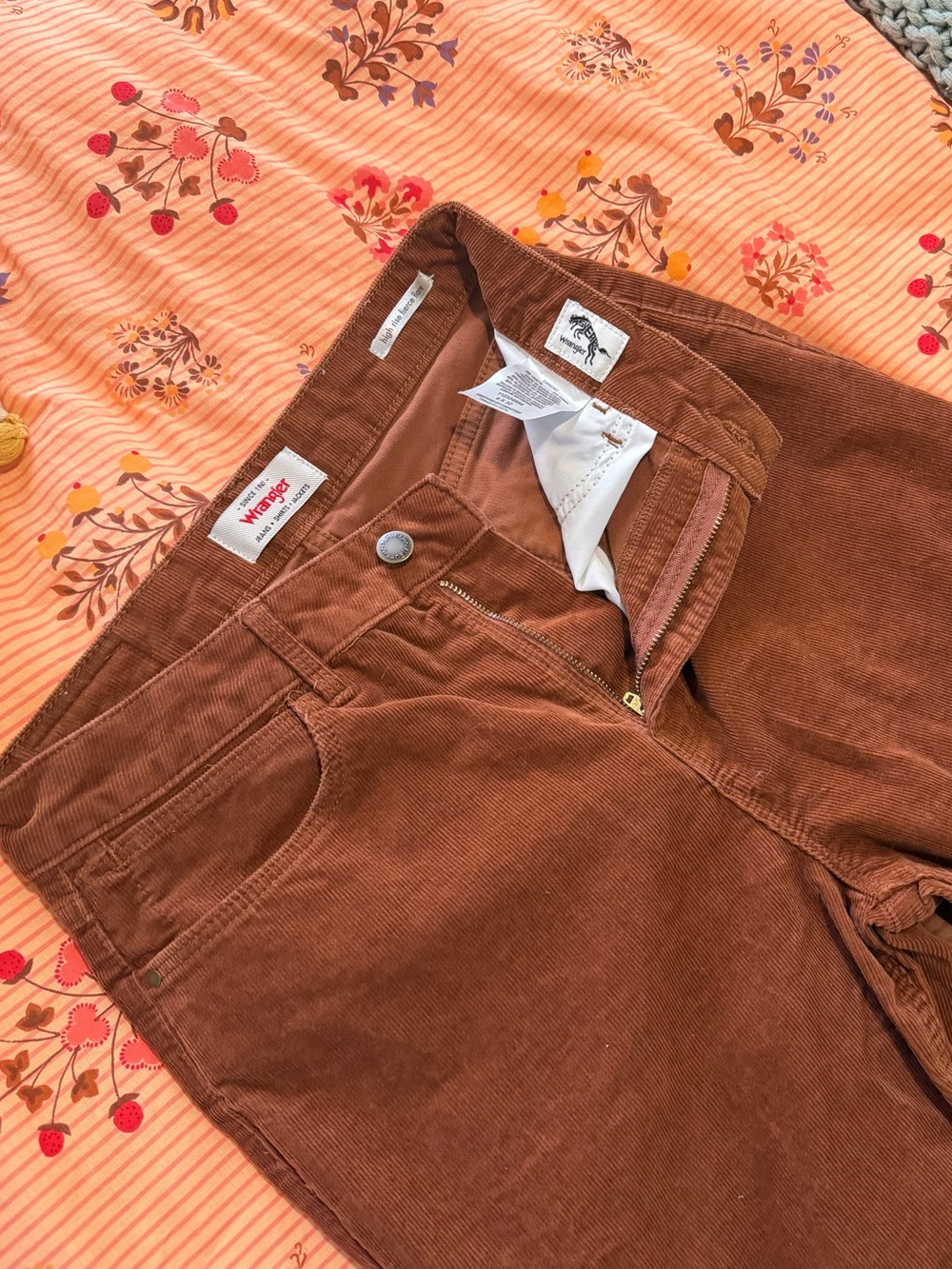 Wrangler Women's Brown Corduroy Wide-Leg Jeans